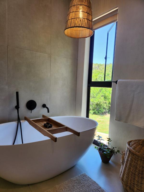 To Let 4 Bedroom Property for Rent in Keurboomstrand Western Cape